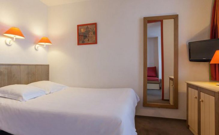 Residence Le Chamois Blanc, Chamonix, Double Bedroom
